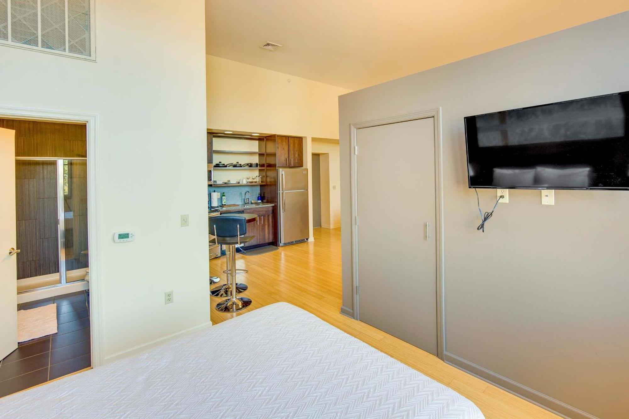 Apartment Centrally Located Near Downtown!